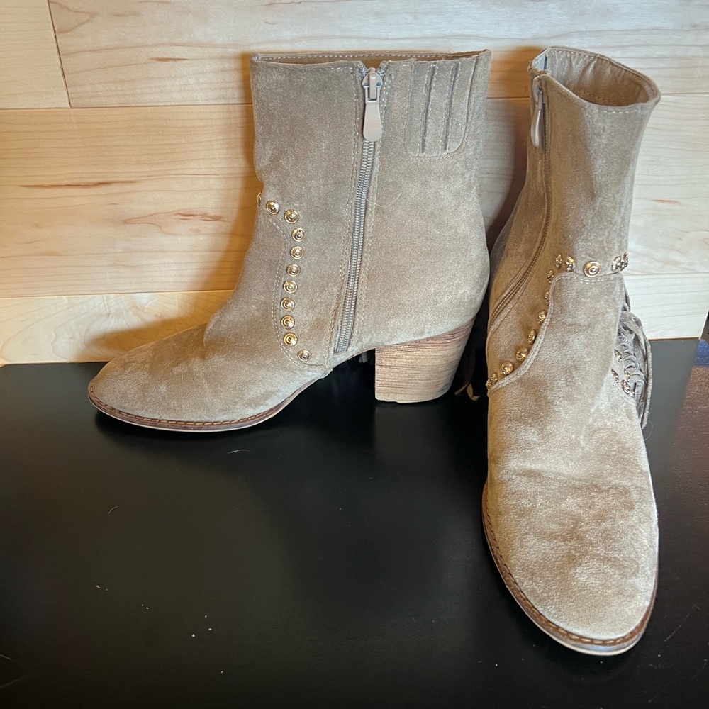 Booties - Picture 3 of 8